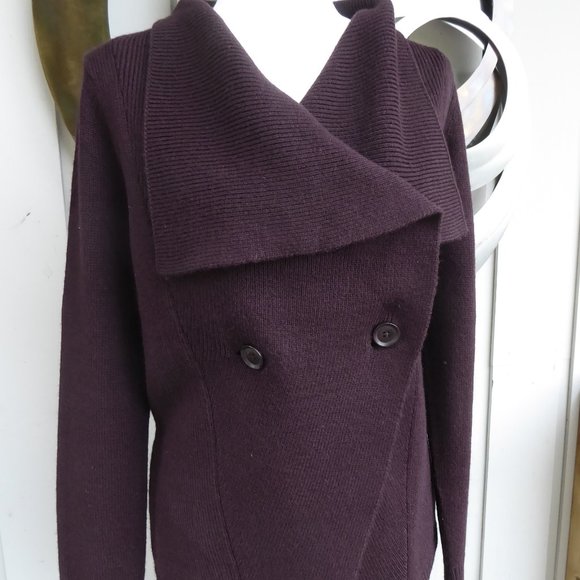 Stylish Plum Coloured Sweater, Size Med - Picture 1 of 2